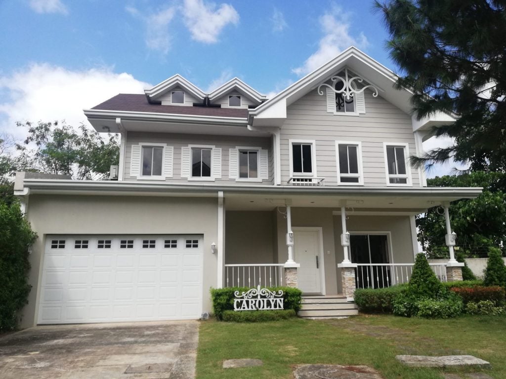 Facade of Carolyn luxury home - Classic American lifestyle