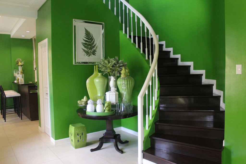 Rafaello House Model Brown Spiral Staircase with Green Walls