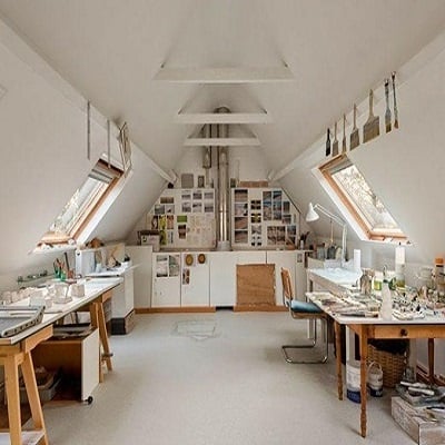 Brittany-Creative-Ways-to-Set-Up-Your-Own-Art-Studio-At-Home-4