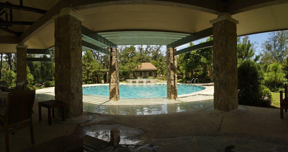 Enjoy community amenities offered in the neighborhood such as swimming pools in Crosswinds Tagaytay while excercising!