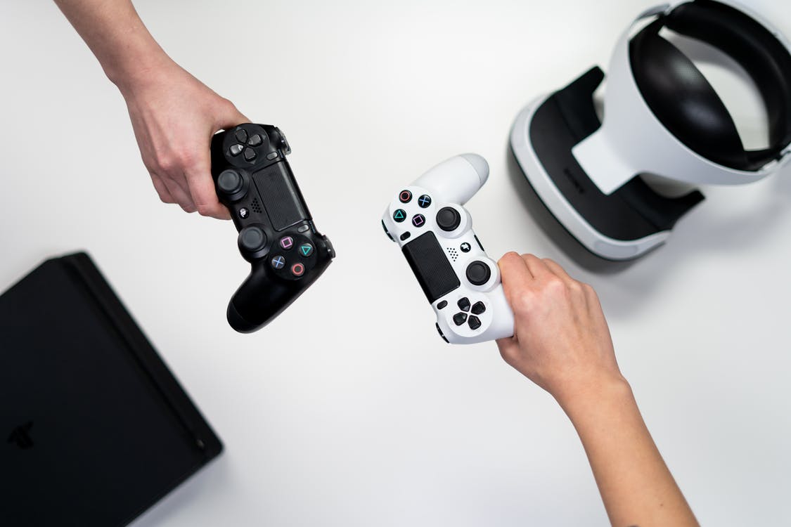 Have non-stop fun in your personal gaming room. Photo from Pexels.