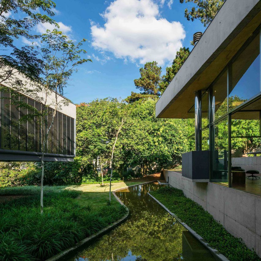 This concrete house is designed by Una Arquitetos