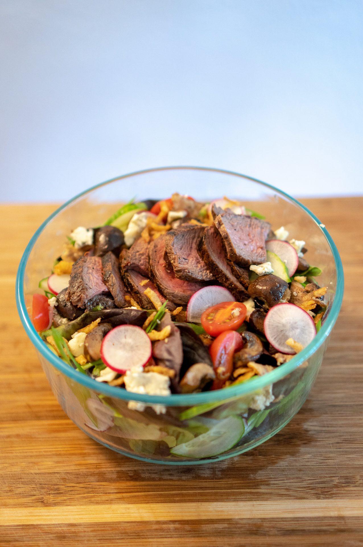 steak salad with mushroom