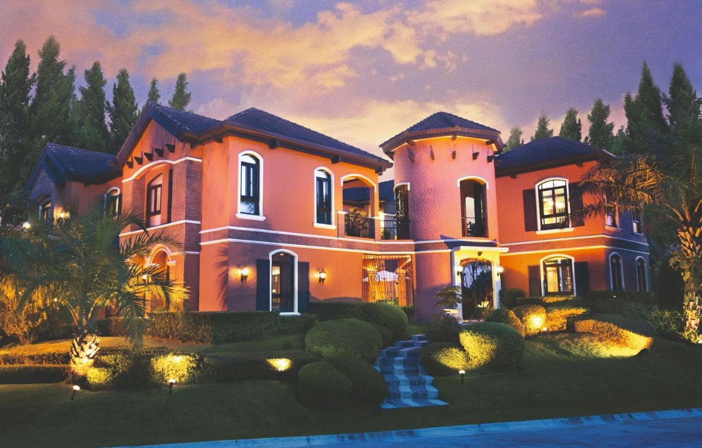 Image of a luxury house within the thematic community of Portofino Alabang