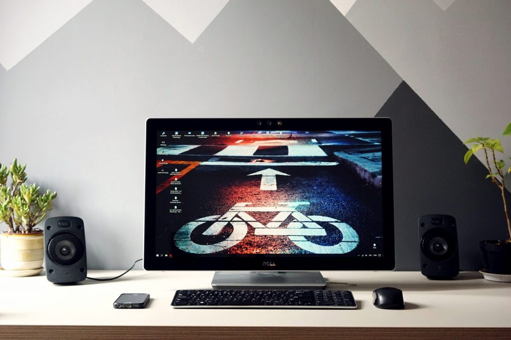 What Type of Monitor is Best for a Home Office