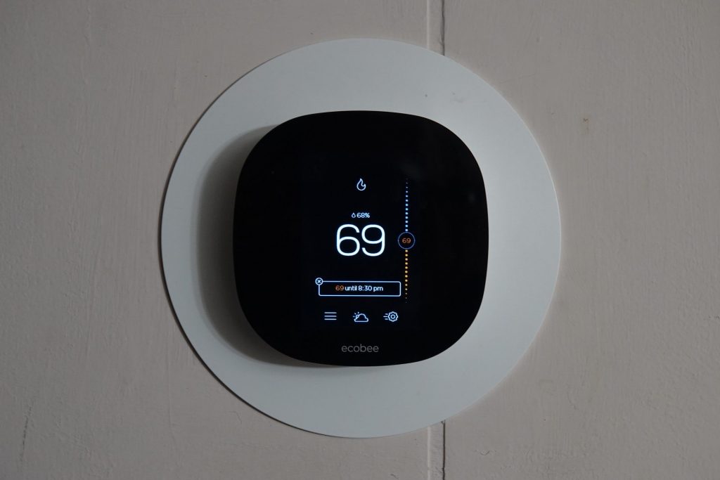 smart technology for luxury homes room temperature
