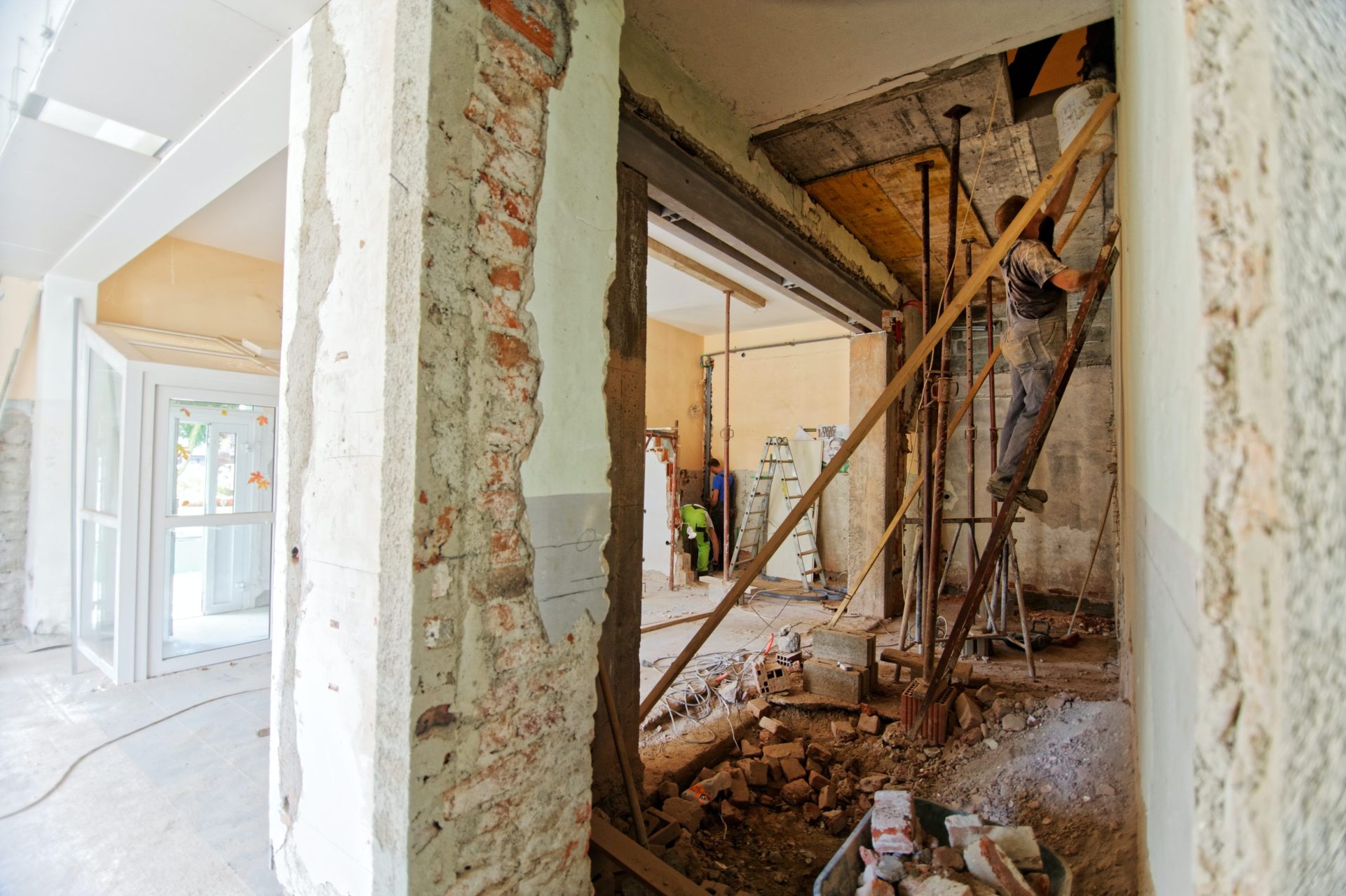 Curated visual reference: Picture Idea: Insulation Guide For Energy Efficient Luxury Homes