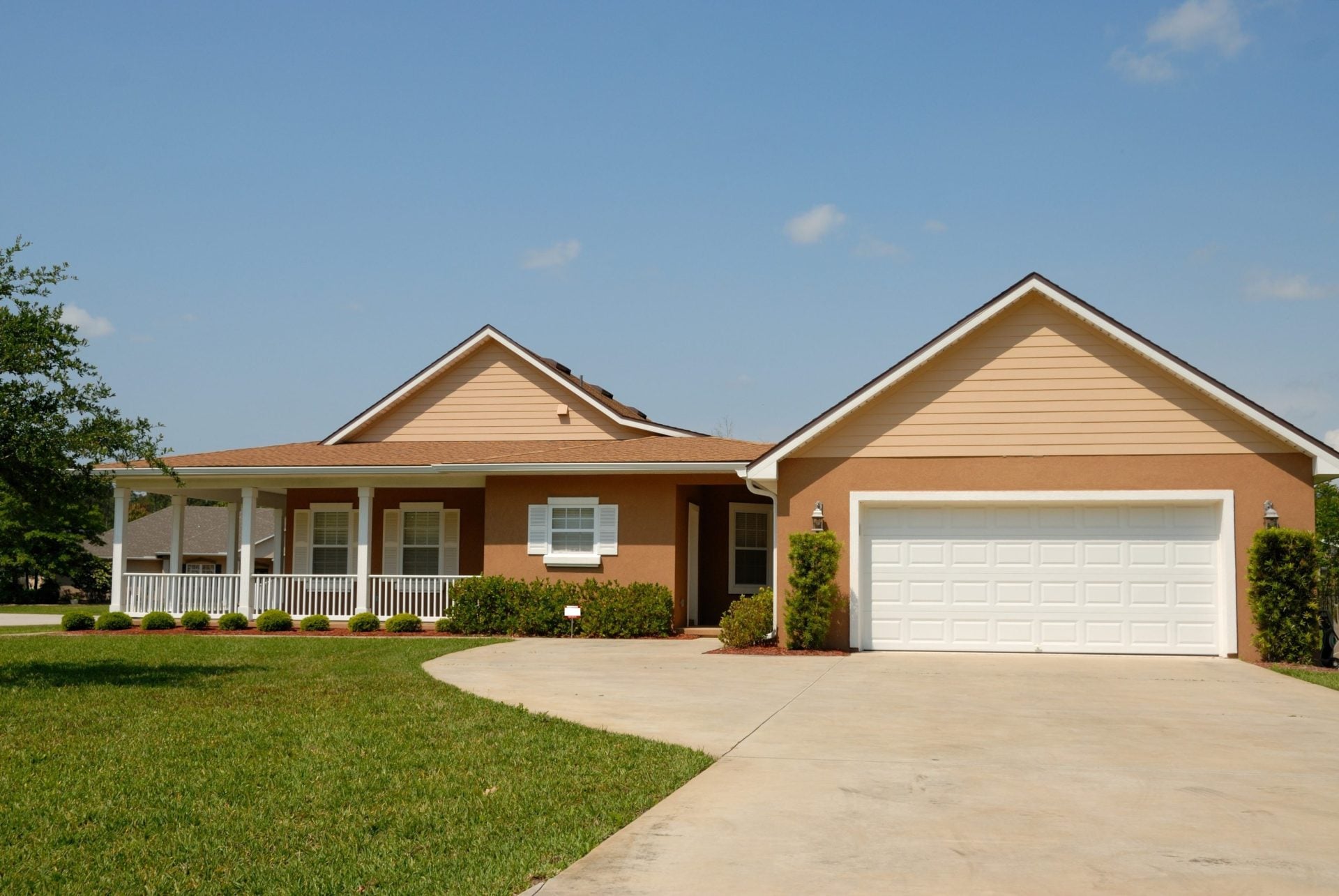 Driveway Maintenance Tips | Luxury Living