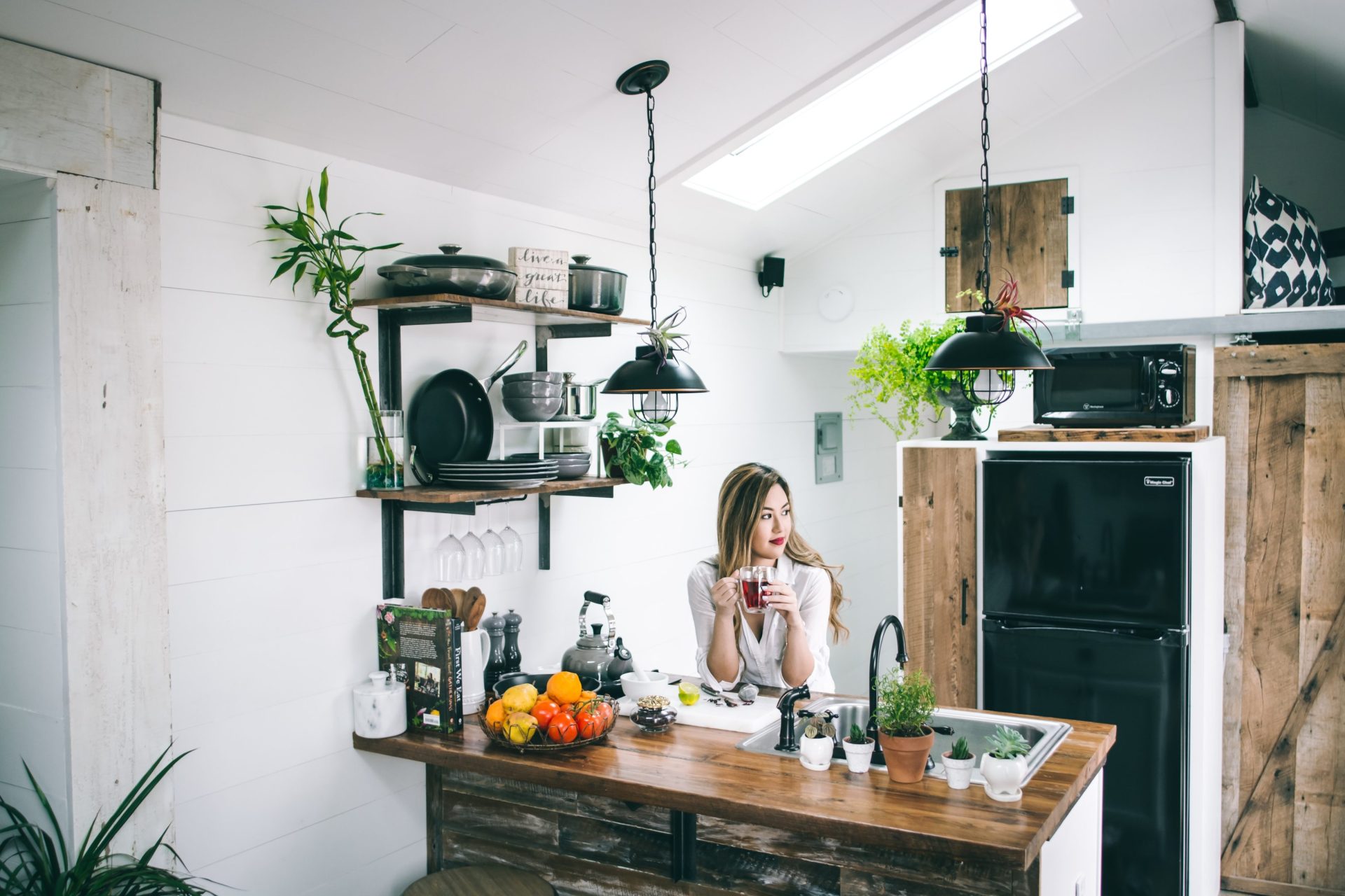 Guide To Hidden Refrigerator In The Kitchen | Luxury Living
