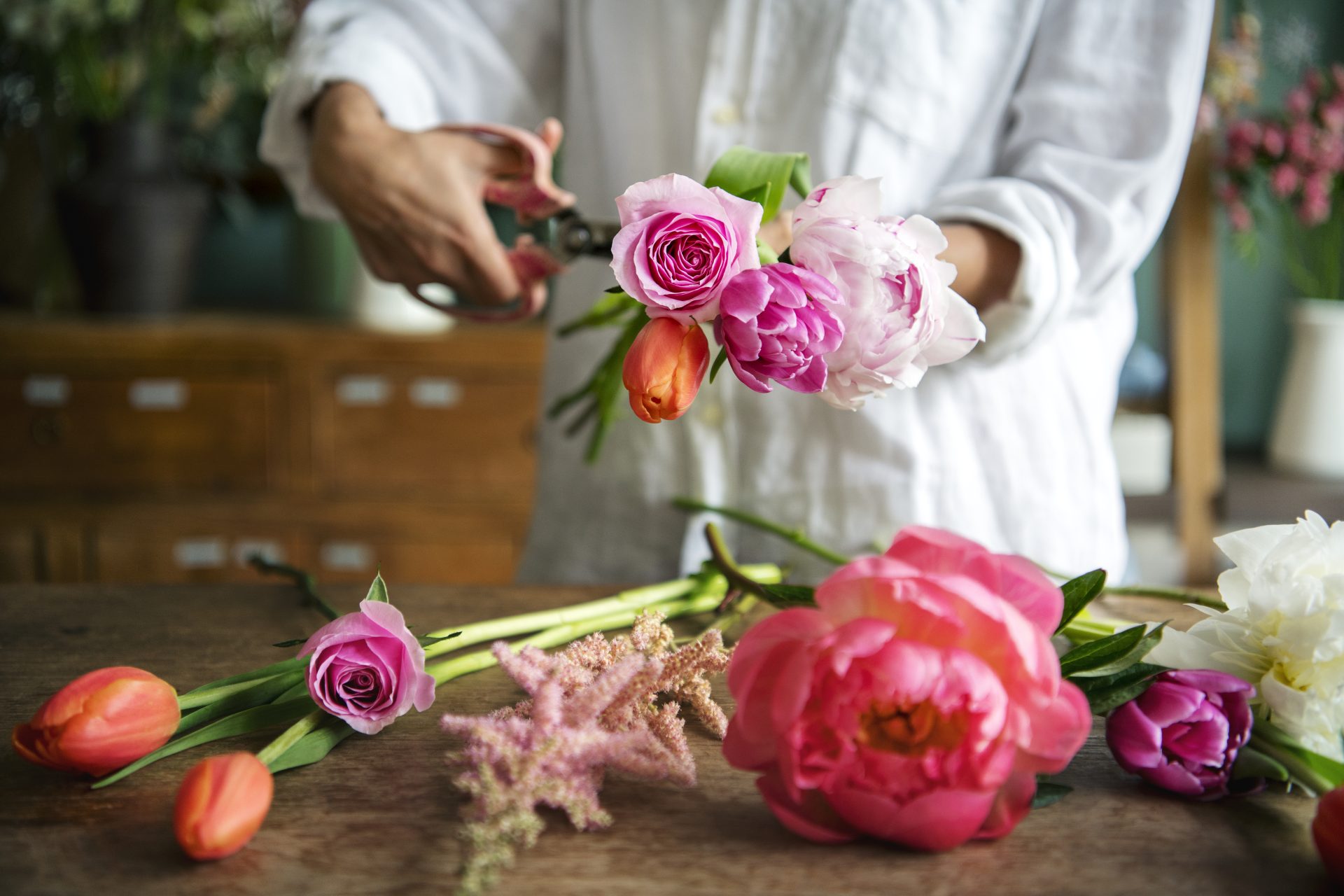 Liven Up Your Home: Flower Arrangement Design | Luxury Living