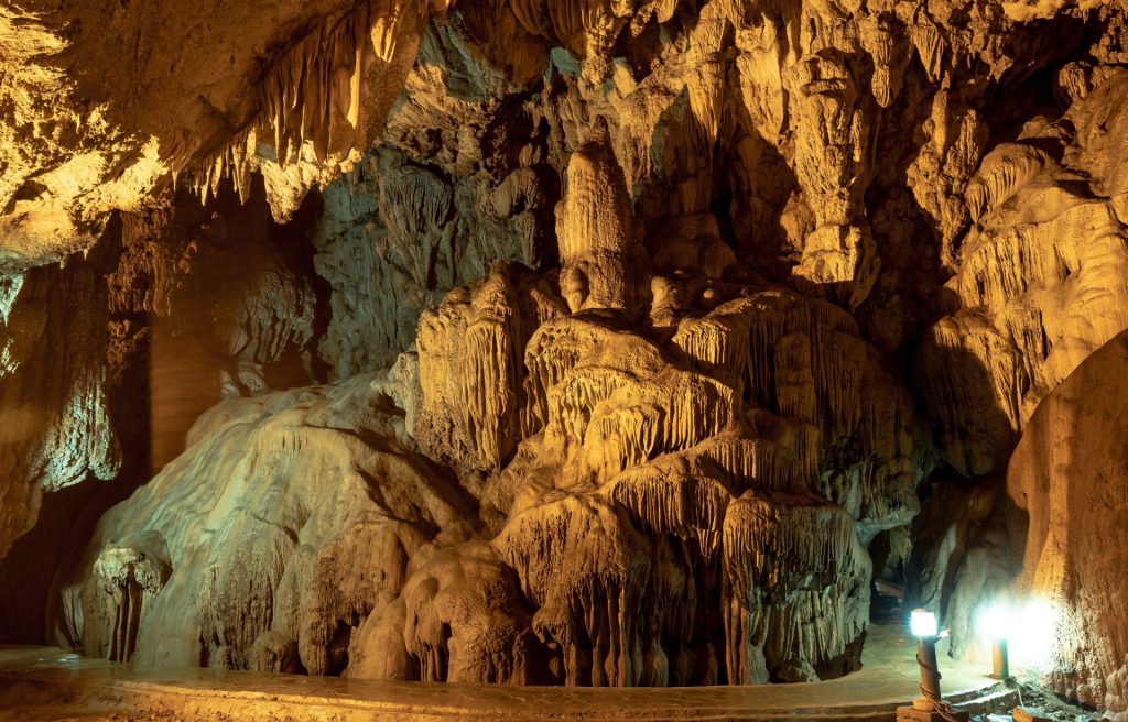 Hinagdanan Cave (Bohol)